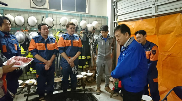 新年あけましておめでとうございます。