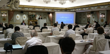 勉強会開催「コロナウィルス国内初の治験について」